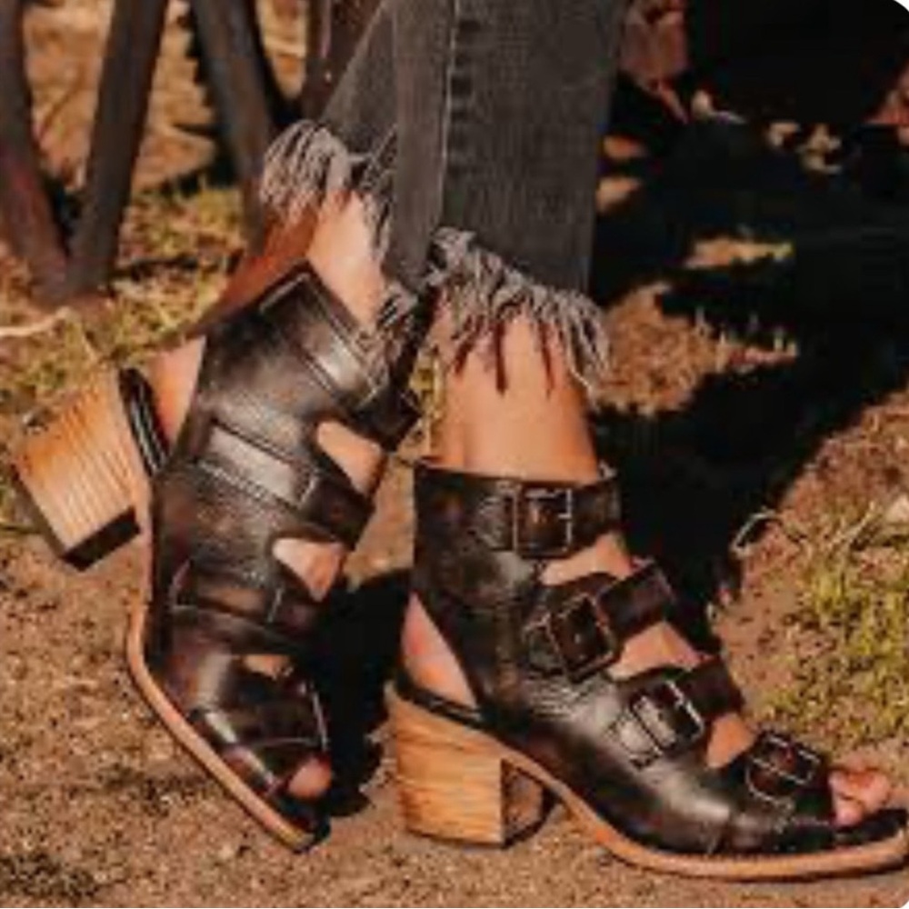 Freebird by Steven Quail Strappy Heeled Sandals brown